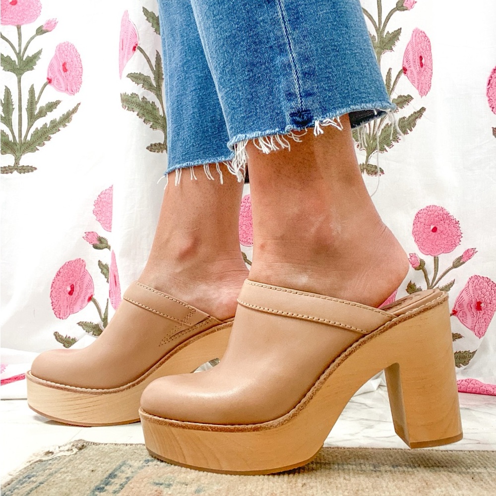 Camellia Leather Clogs